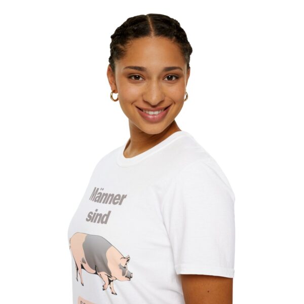 Männer sind Schweine  - Unisex-Softstyle-T-Shirt – Bild 9